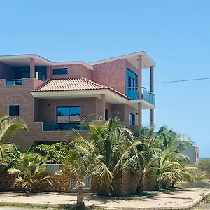 Alojamento de Acomodação e Pequeno-almoço Lali's House, Tarrafal (Santiago)